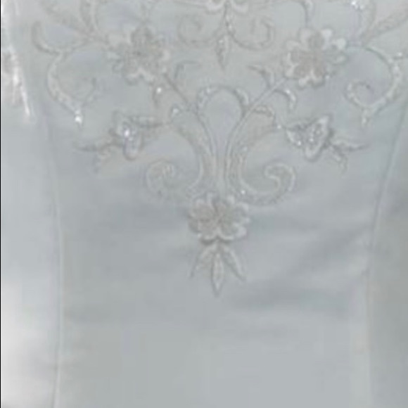 St Tropez wedding gown - Picture 2 of 8